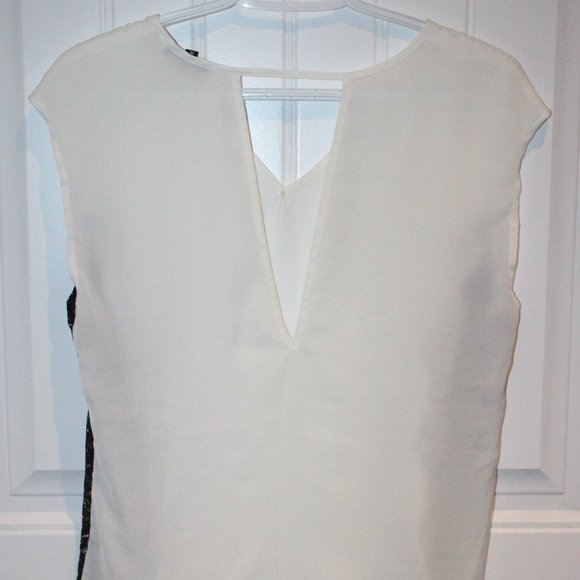 3/$30 🏷 Dynamite White Dress Tank Size XS - Picture 2 of 5